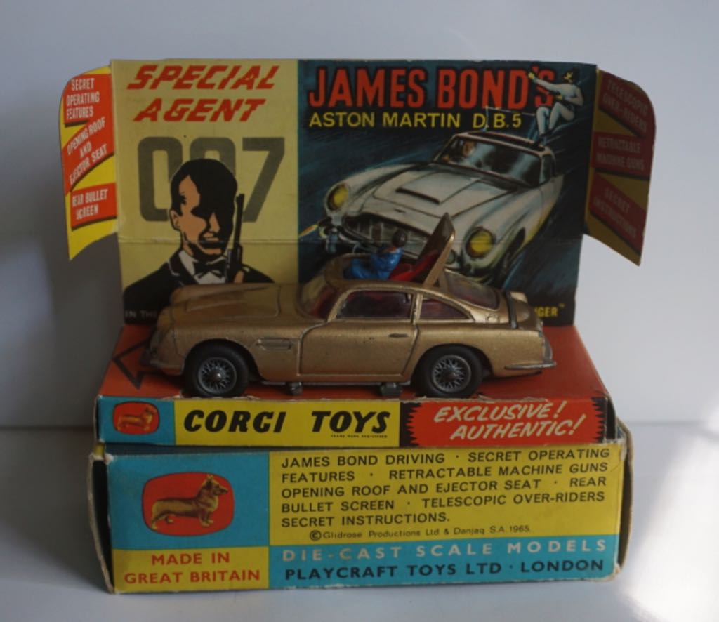 James Bond’s Aston Martin - Film & Television Models toy car collectible - Main Image 1