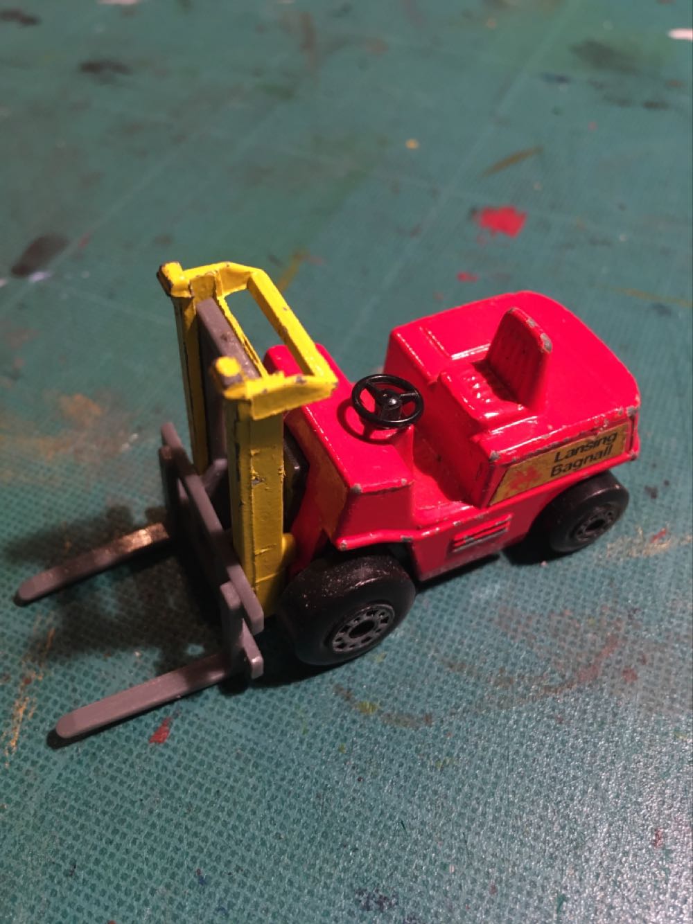 Fork Lift Truck - Matchbox 1-75 Superfast toy car collectible - Main Image 3