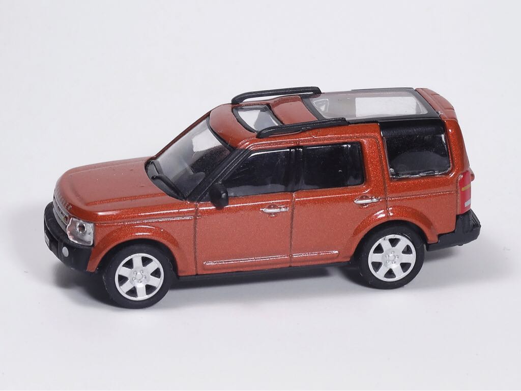 Discovery - Land Rover toy car collectible - Main Image 2