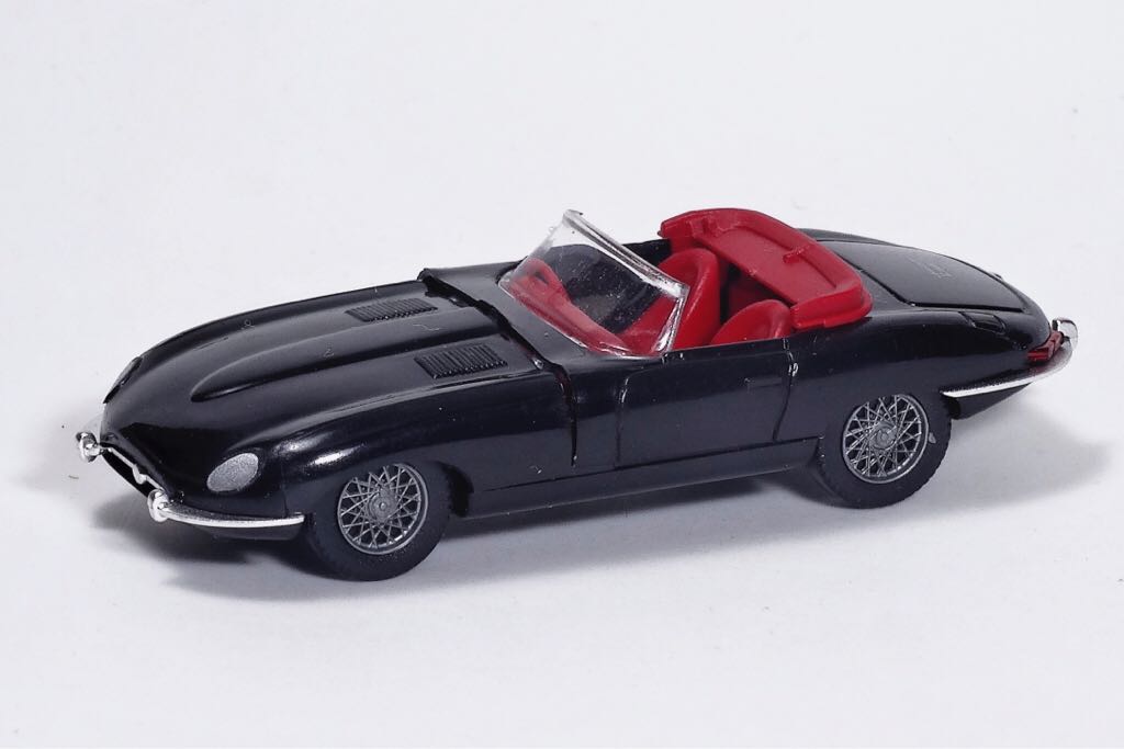 E-Type Roadster - Jaguar toy car collectible - Main Image 2