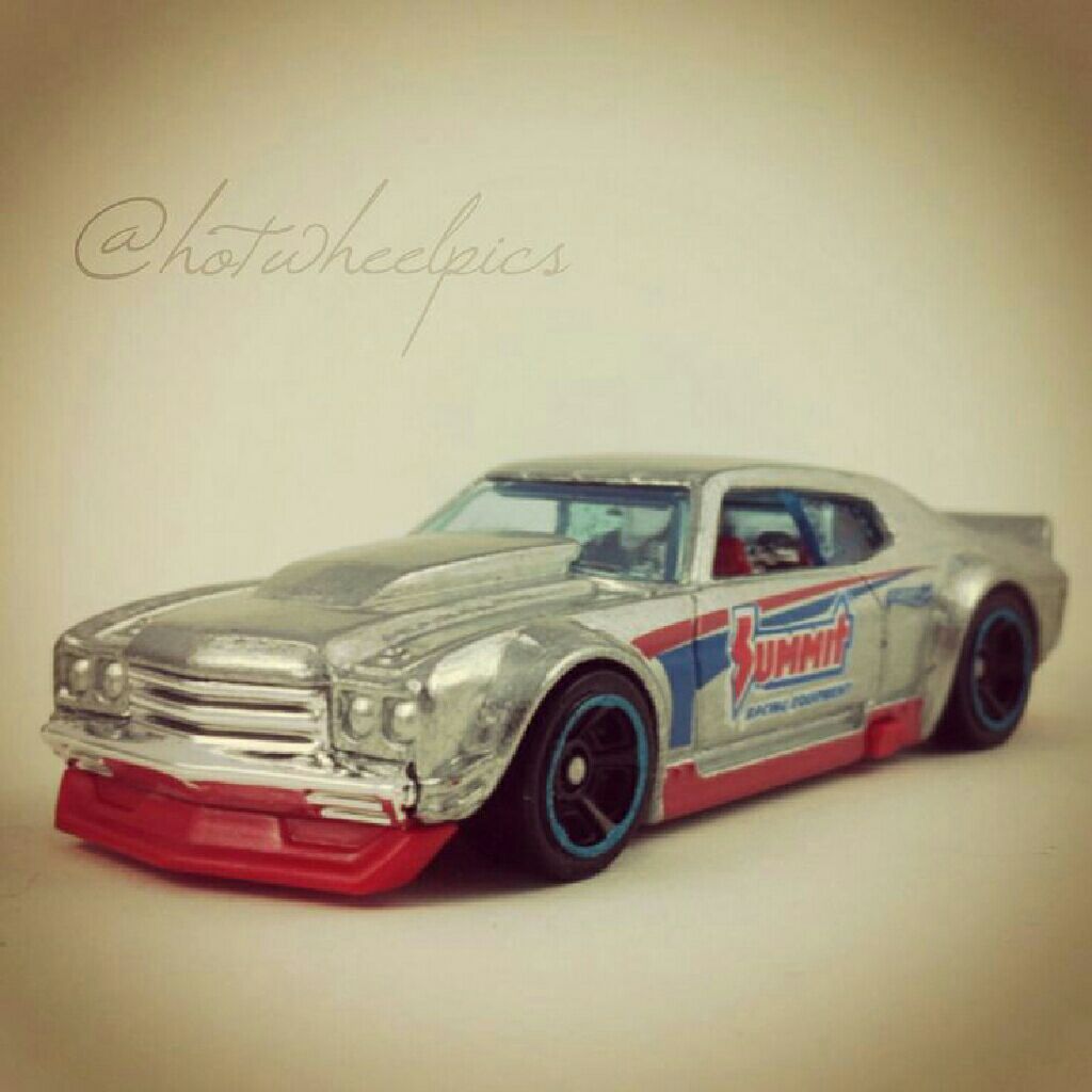 ’70 Chevy Chevelle - Zamac - HW Workshop- Performance toy car collectible - Main Image 2