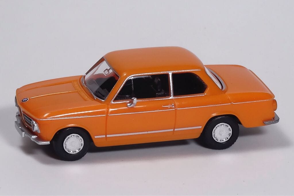 BMW 2002 - BMW toy car collectible - Main Image 2