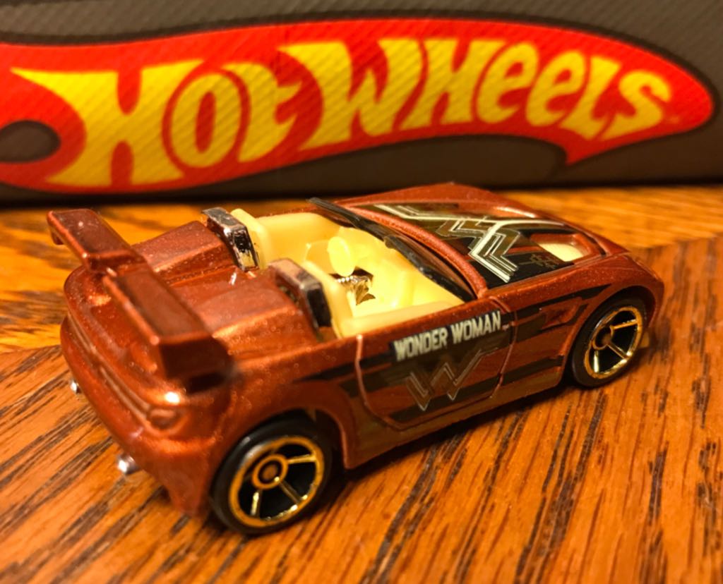 Tantrum - Batman Vs. Superman toy car collectible - Main Image 2