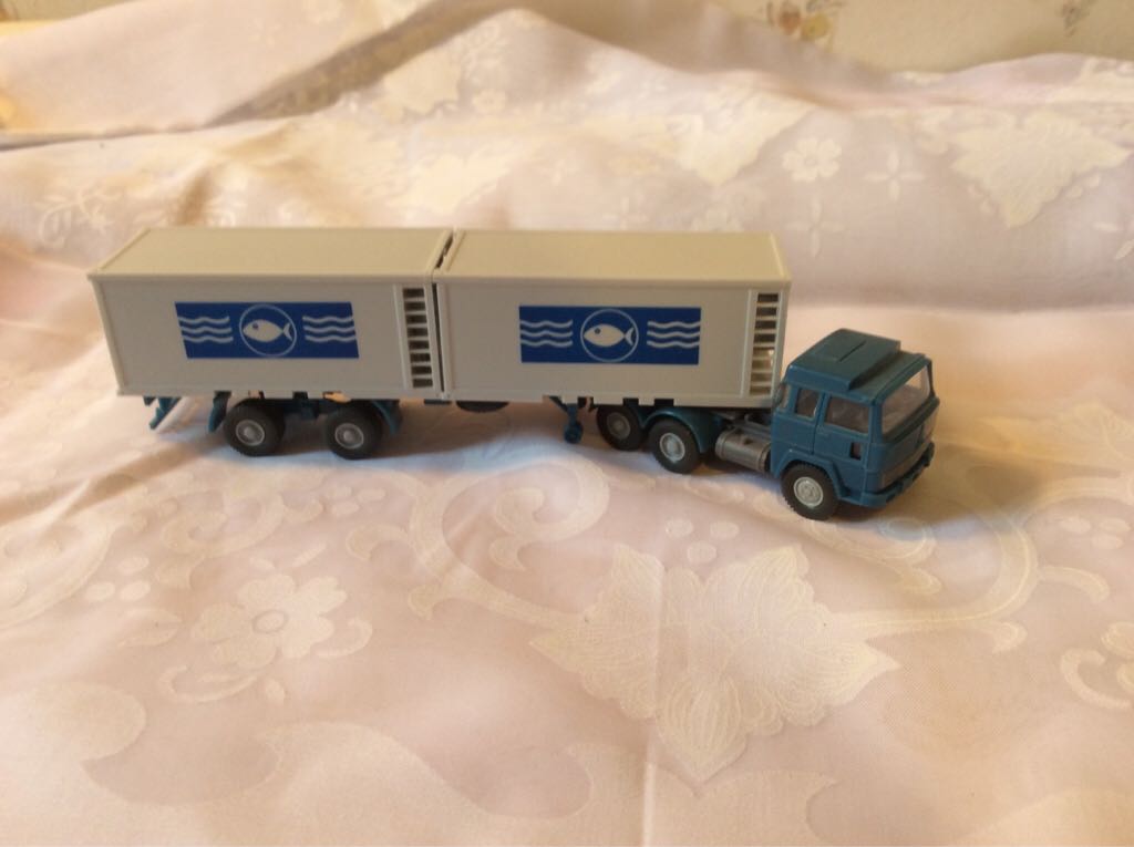 Magirus Deutz Sattelzug Kühlcontainer Seefische - Magirus Deutz toy car collectible - Main Image 1