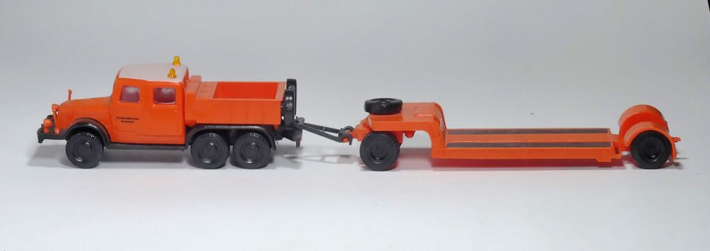 Tatra Schwerlastanhänger - Tatra toy car collectible - Main Image 2