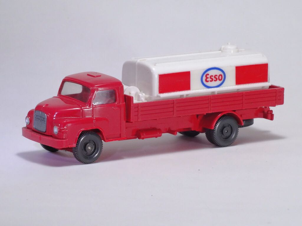 Pritsche mit Tankaufsatz Esso - MAN toy car collectible - Main Image 2