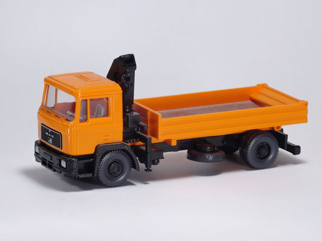 MAN Kipper mit Ladekran - MAN toy car collectible - Main Image 2