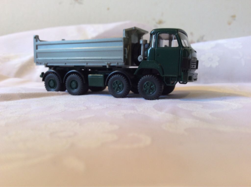 DISNEY MOTORS DM-19 - Donald Duck Motorbike