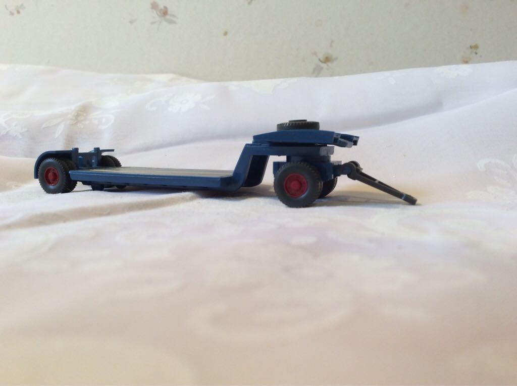 Hanomag Schwerlastanhänger - Hanomag toy car collectible - Main Image 1