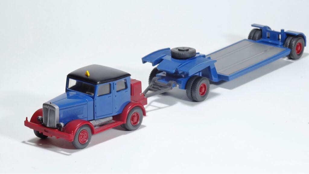 Hanomag Schwerlastanhänger - Hanomag toy car collectible - Main Image 2