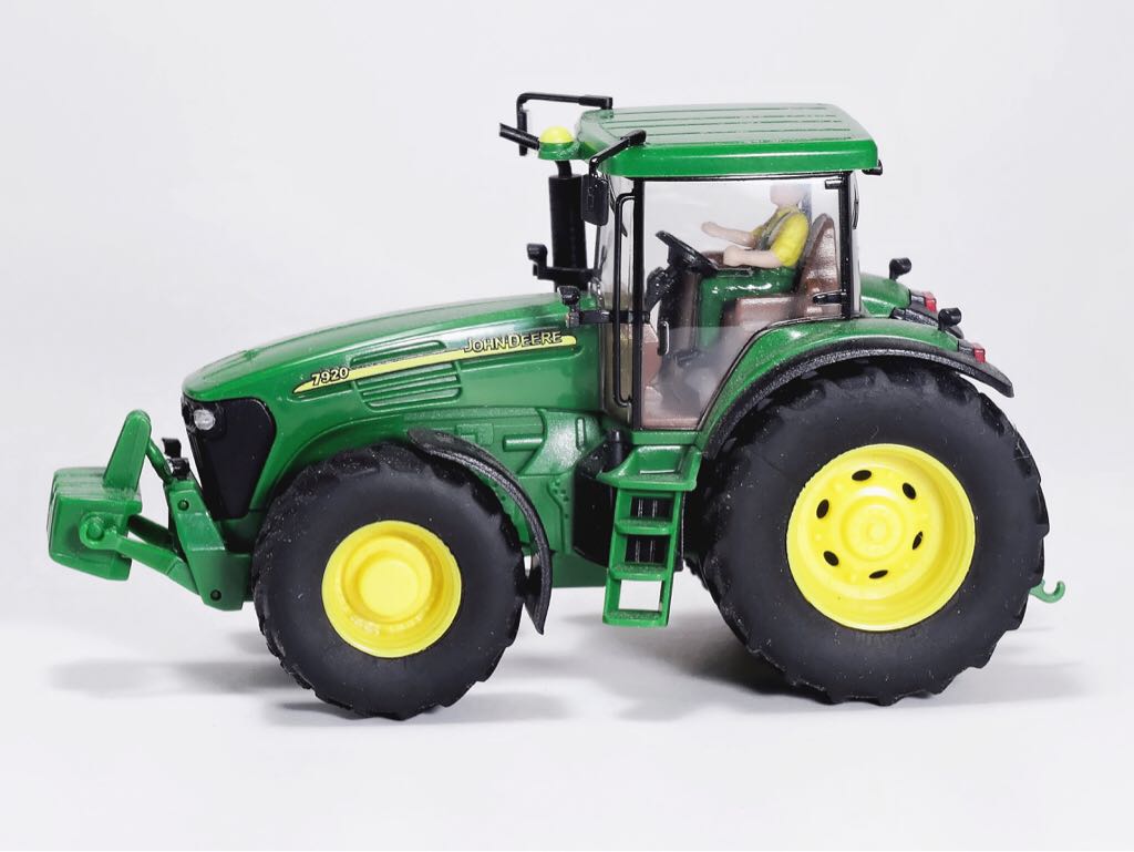 7920 - John Deere toy car collectible - Main Image 2