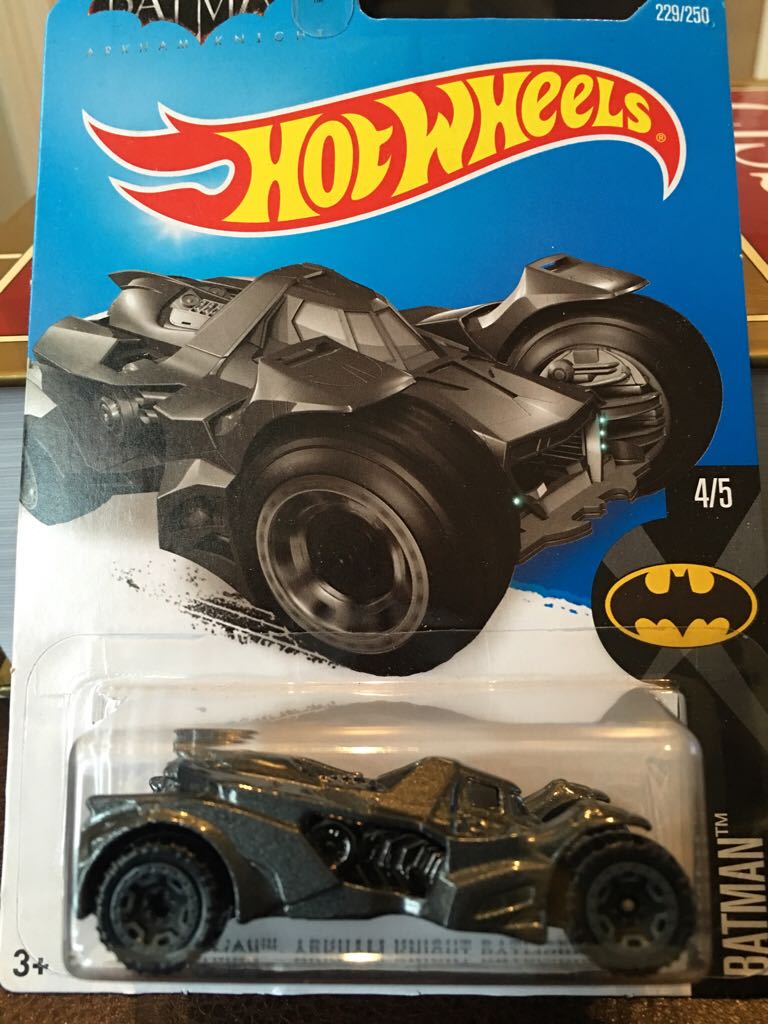 Batmobile - ’16 Batman toy car collectible - Main Image 1
