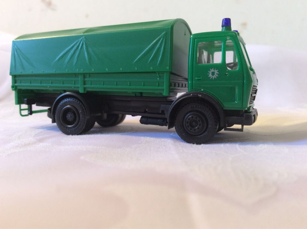 Mercedes L Pritsche / Plane Polizei 5t - Mercedes-Benz toy car collectible - Main Image 1