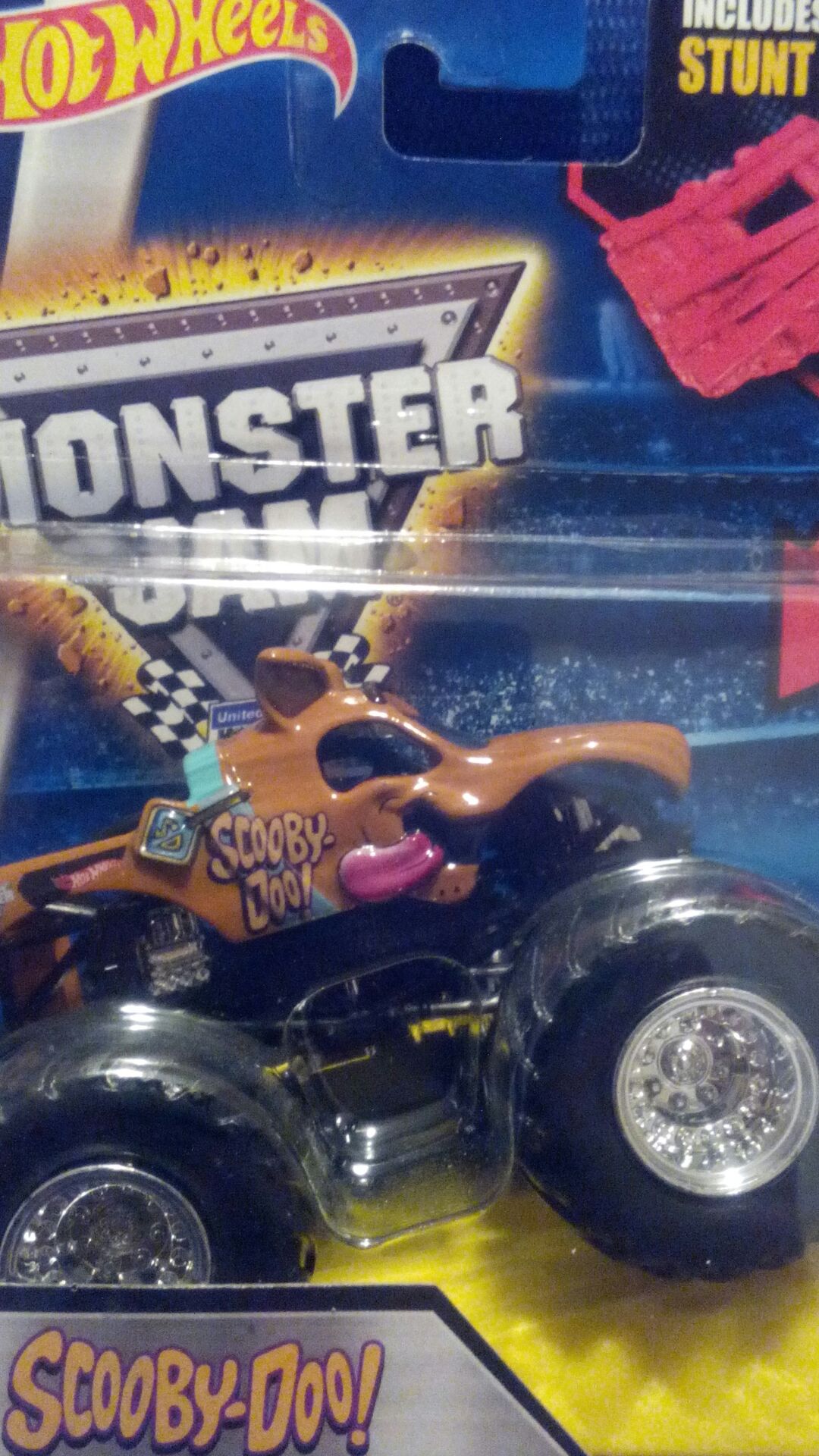 monster jam Scooby- Doo - 2016 Monster Jam toy car collectible - Main Image 1