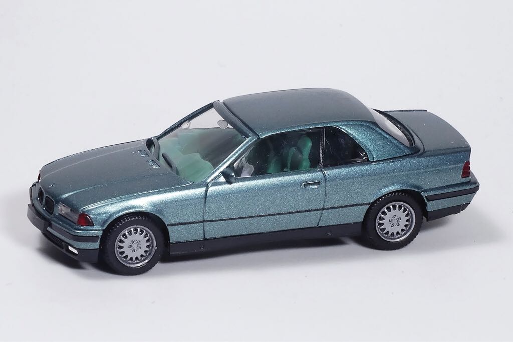 BMW 3er Cabrio mit Hardtop - BMW toy car collectible - Main Image 2