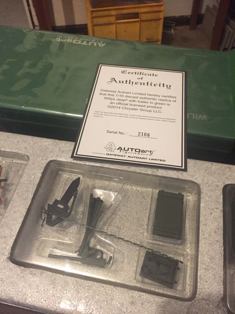 Autoart - With Trailer toy car collectible - Main Image 2