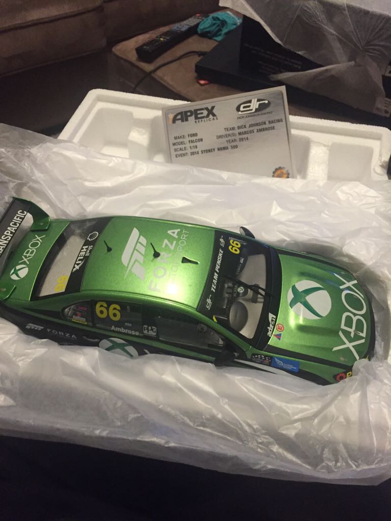 Apex Replicas - XBox toy car collectible - Main Image 1