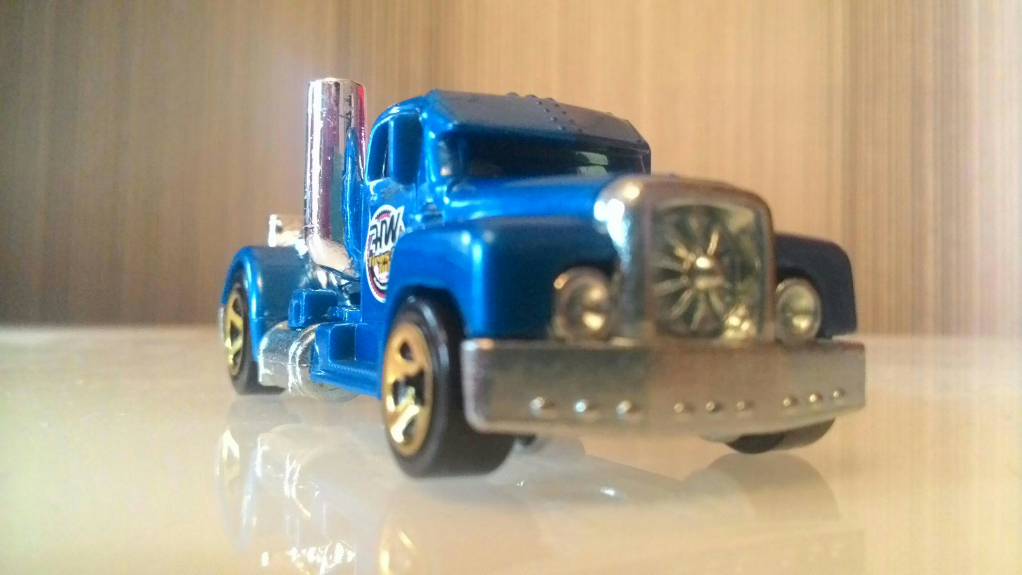 Turbine Time - ’16 HW Hot Trucks toy car collectible - Main Image 2