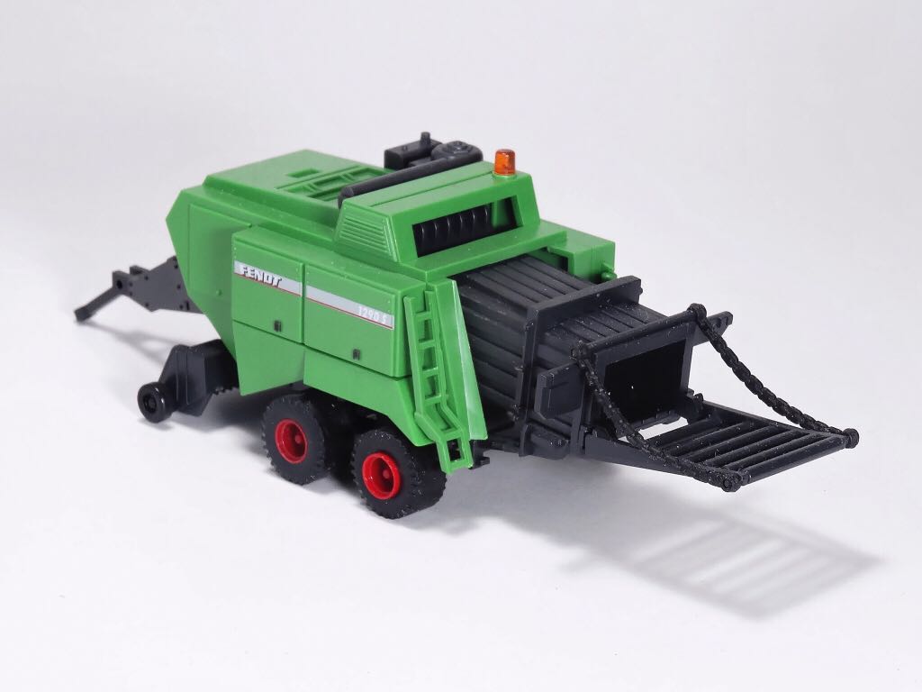 1290 S Quaderballenpresse - Fendt toy car collectible - Main Image 2