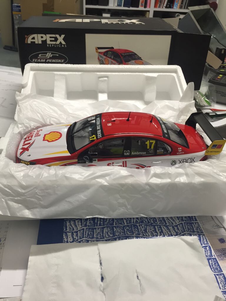 Apex Replicas - Shell Helix toy car collectible - Main Image 1