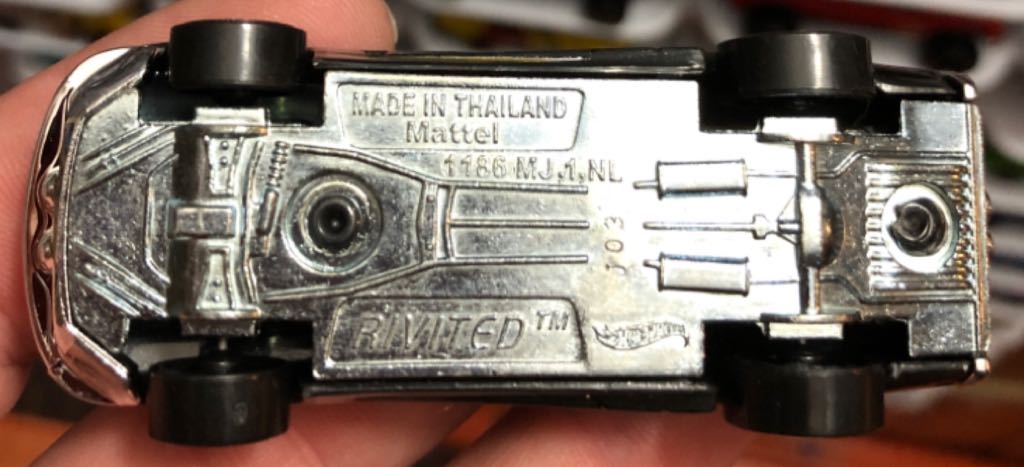 Rivited (Captain America) - Marvel Capitan America toy car collectible - Main Image 2