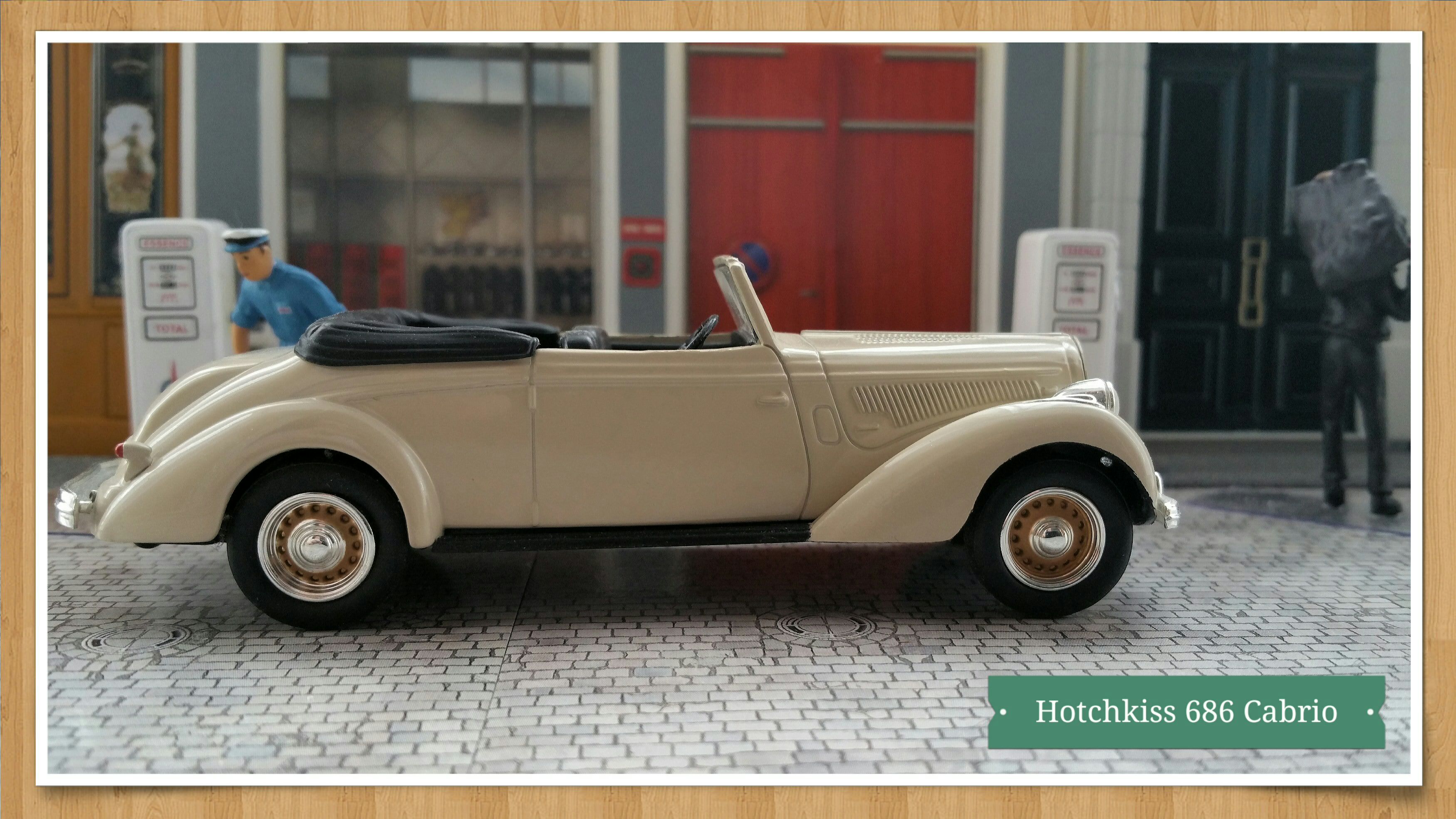 Hotchkiss 686 Cabrio - Voitures françaises d’autrefois toy car collectible - Main Image 2