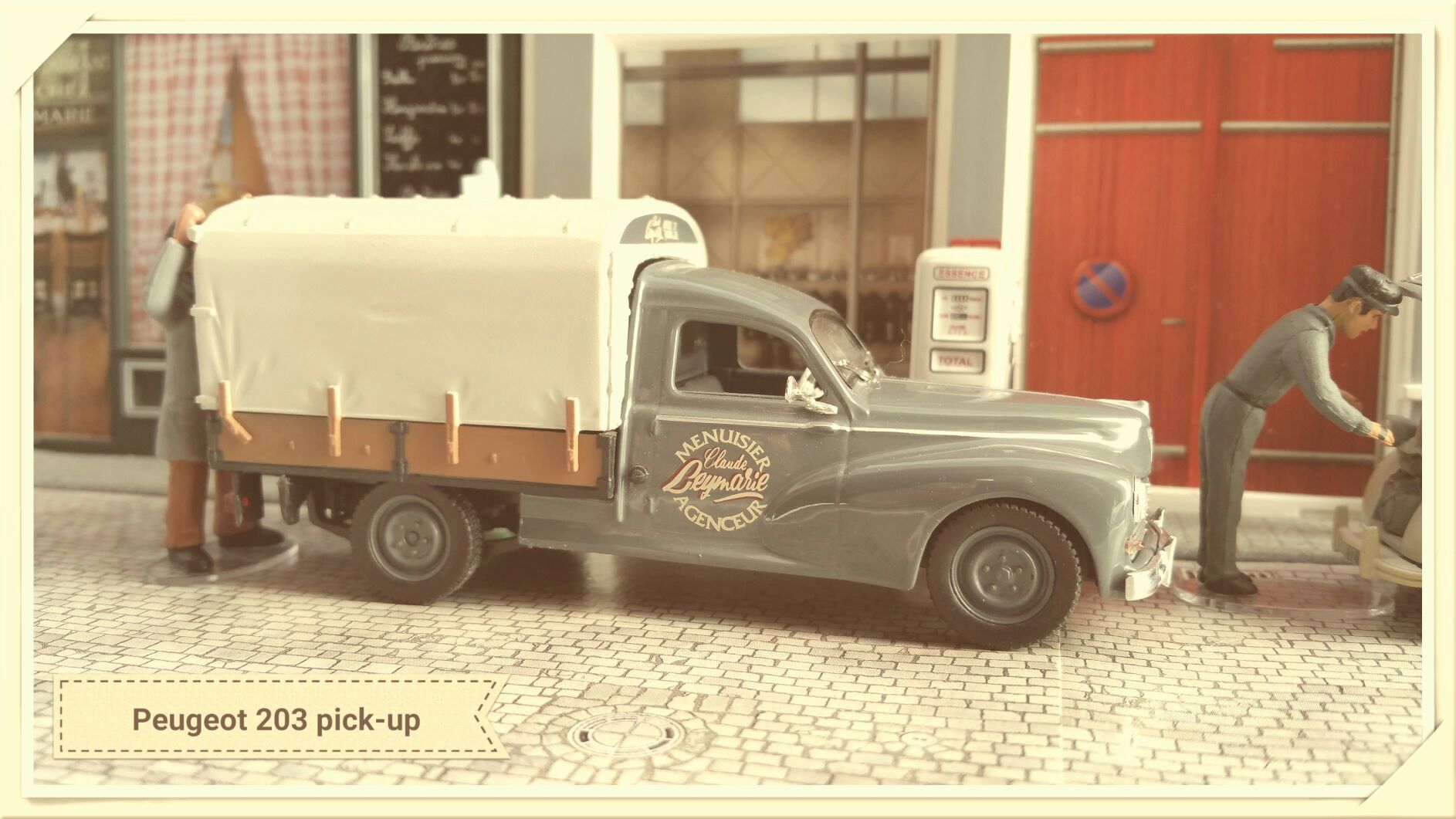 Peugeot 203 Plateau - Collection Peugeot toy car collectible - Main Image 2