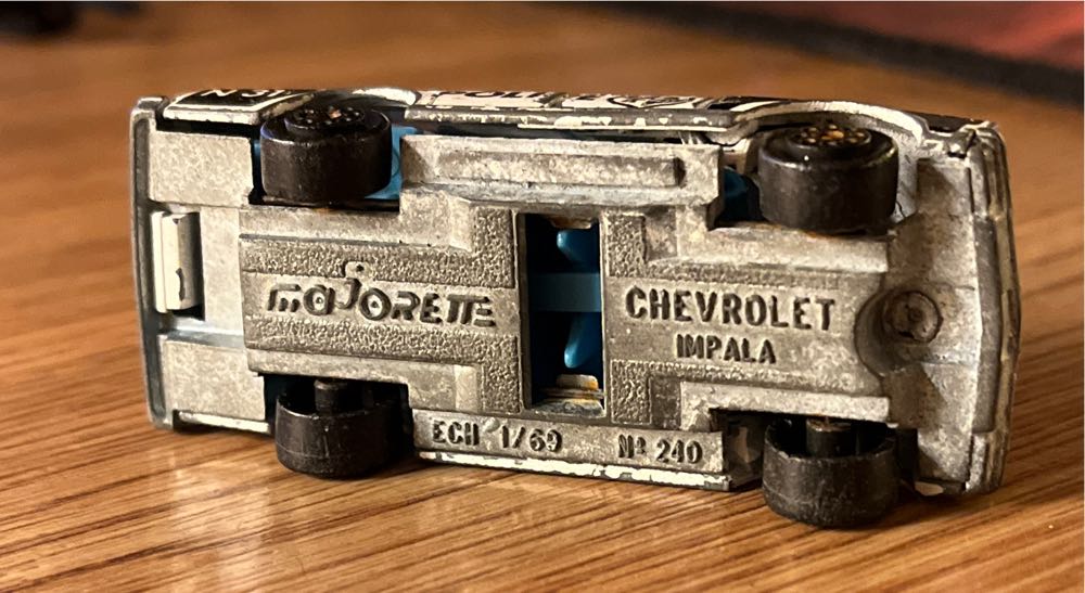 Chevrolet Impala - Majorette toy car collectible - Main Image 2