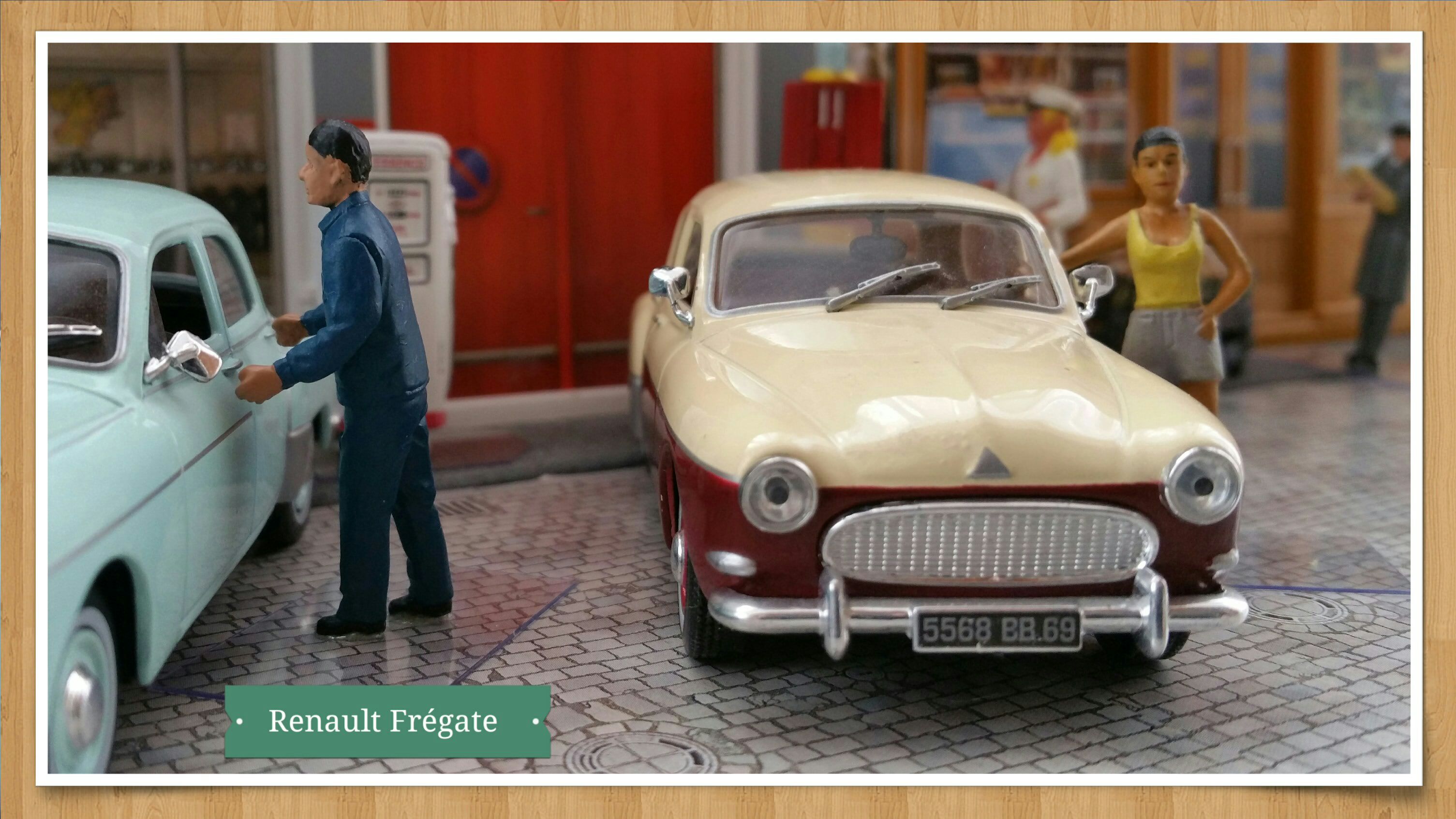 Renault Frégate (1) - Collection Renault toy car collectible - Main Image 2