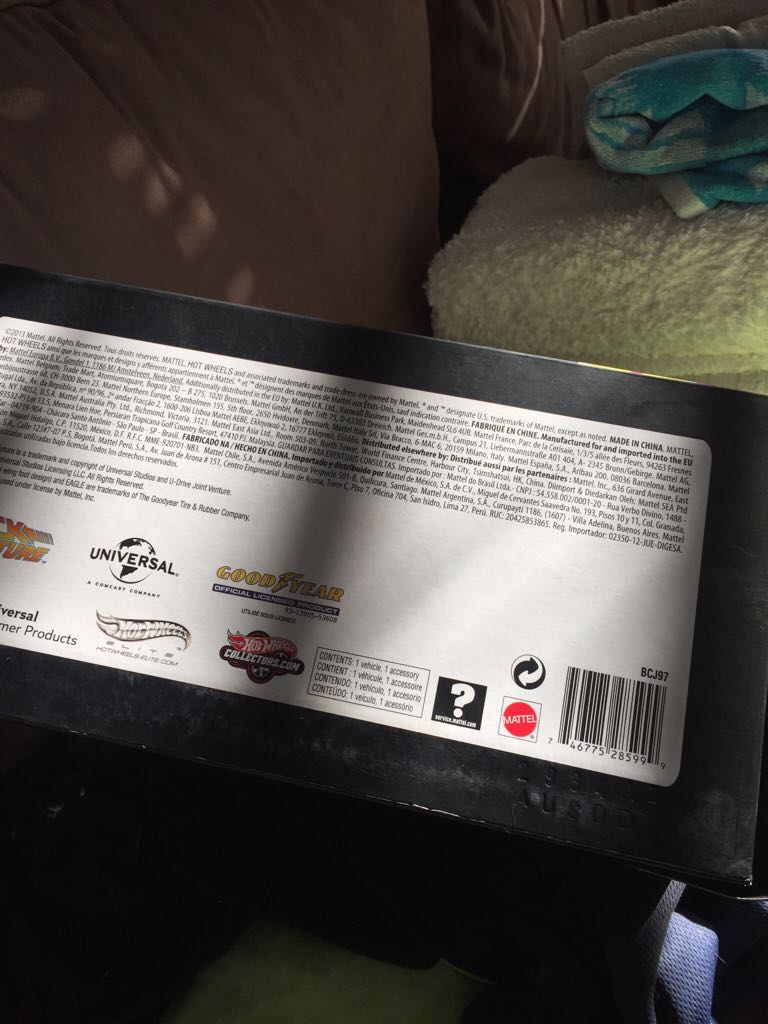 Hot Wheels - Time Machine toy car collectible - Main Image 2