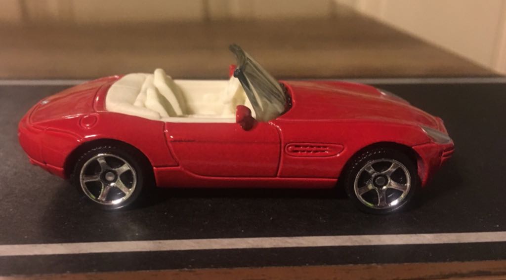 BMW Z8 - 1:24 Die-Cast Replica toy car collectible - Main Image 1