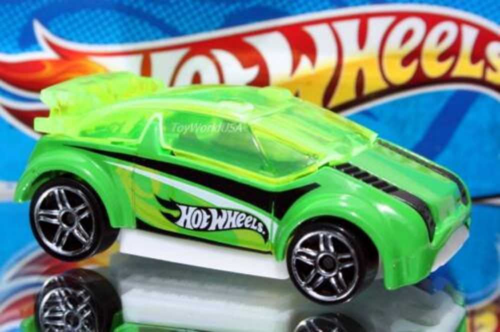 Super Gnat - Spin Storm 5 Pack toy car collectible - Main Image 4