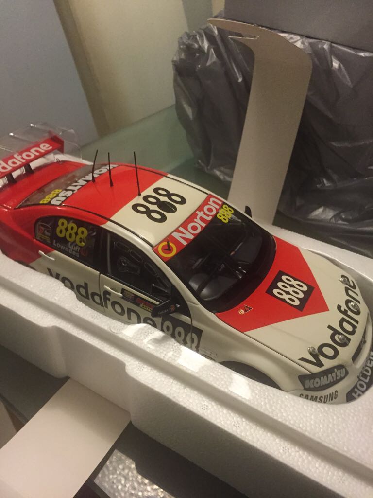 Classic Carlectables - V8 Supercars toy car collectible - Main Image 1