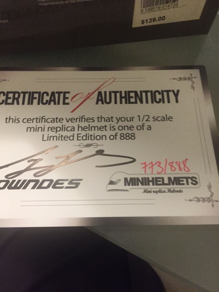 Minihelmet  toy car collectible - Main Image 2