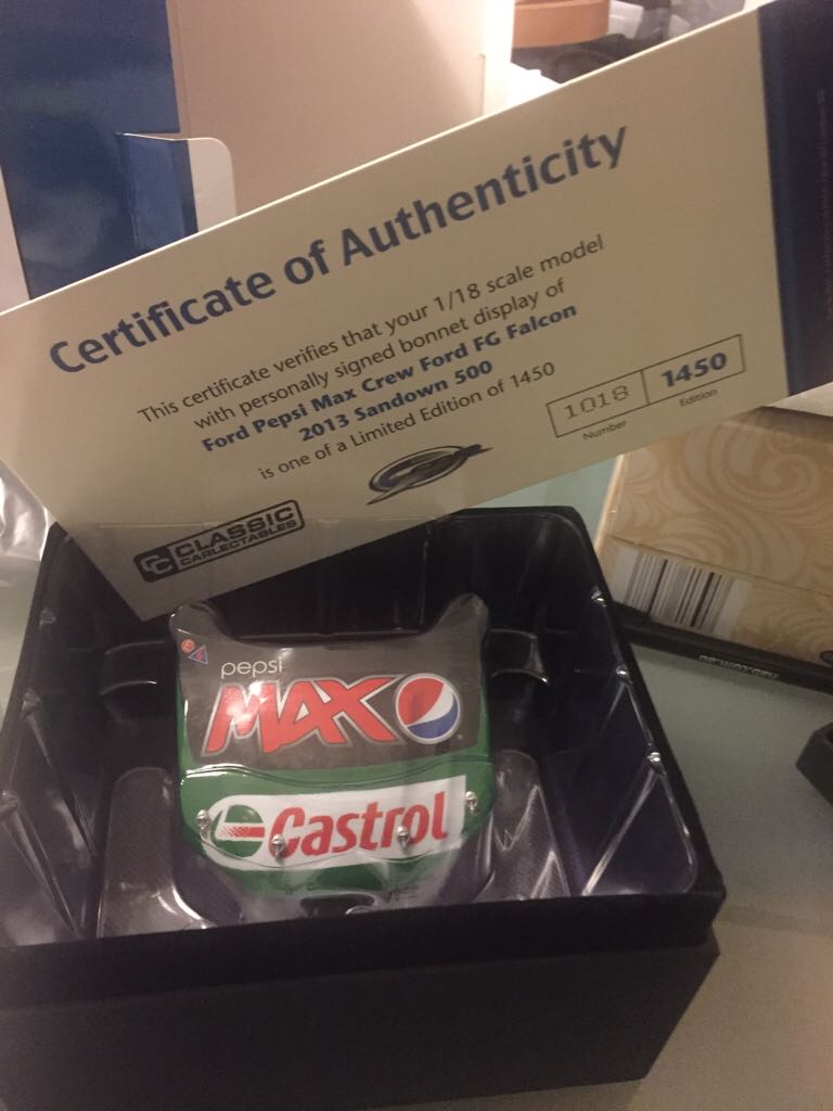 Classic Carlectables  - V8 Supercars toy car collectible - Main Image 2