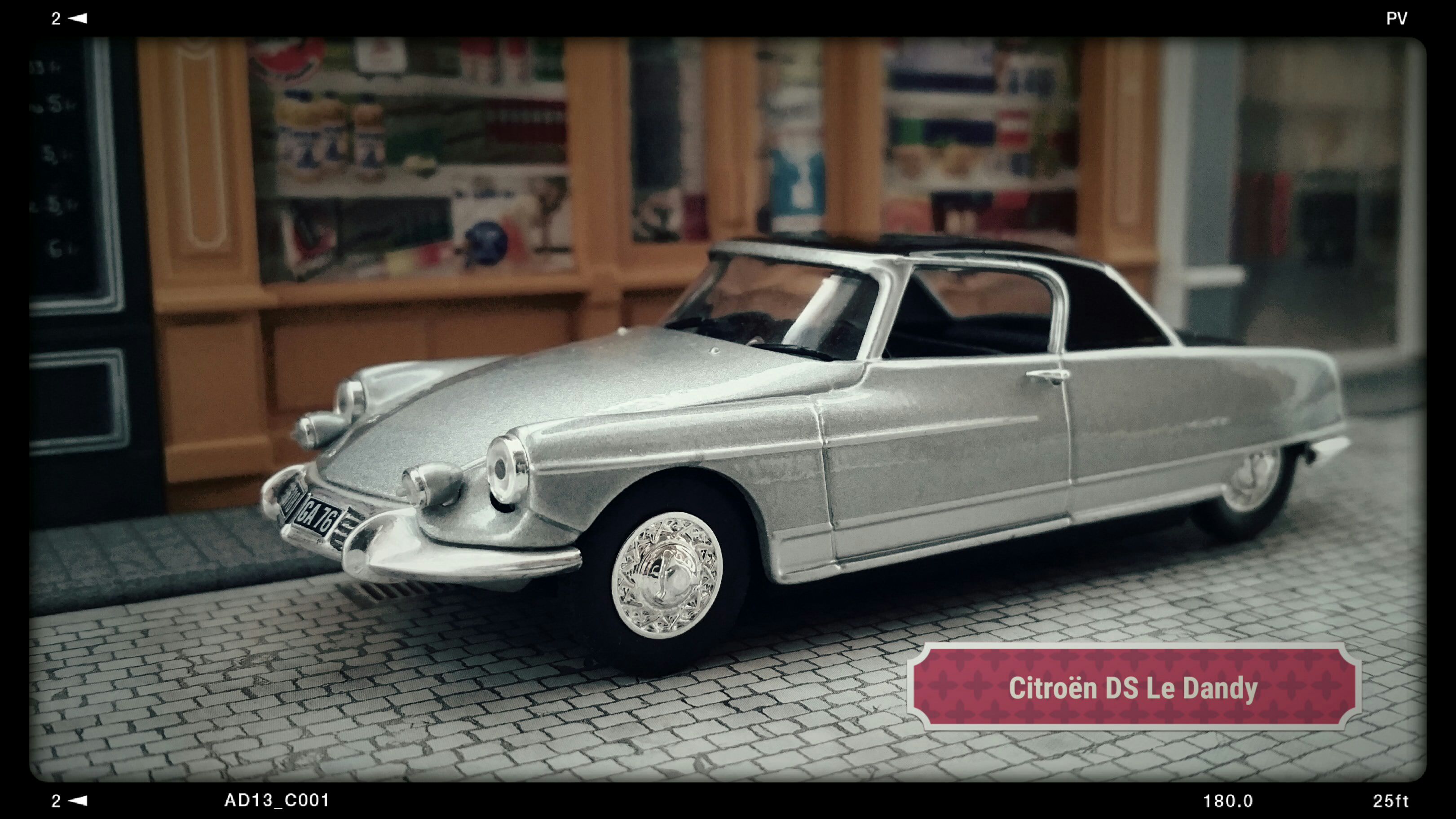 Citroën DS 21 Le Dandy - Voitures françaises d’autrefois toy car collectible - Main Image 2