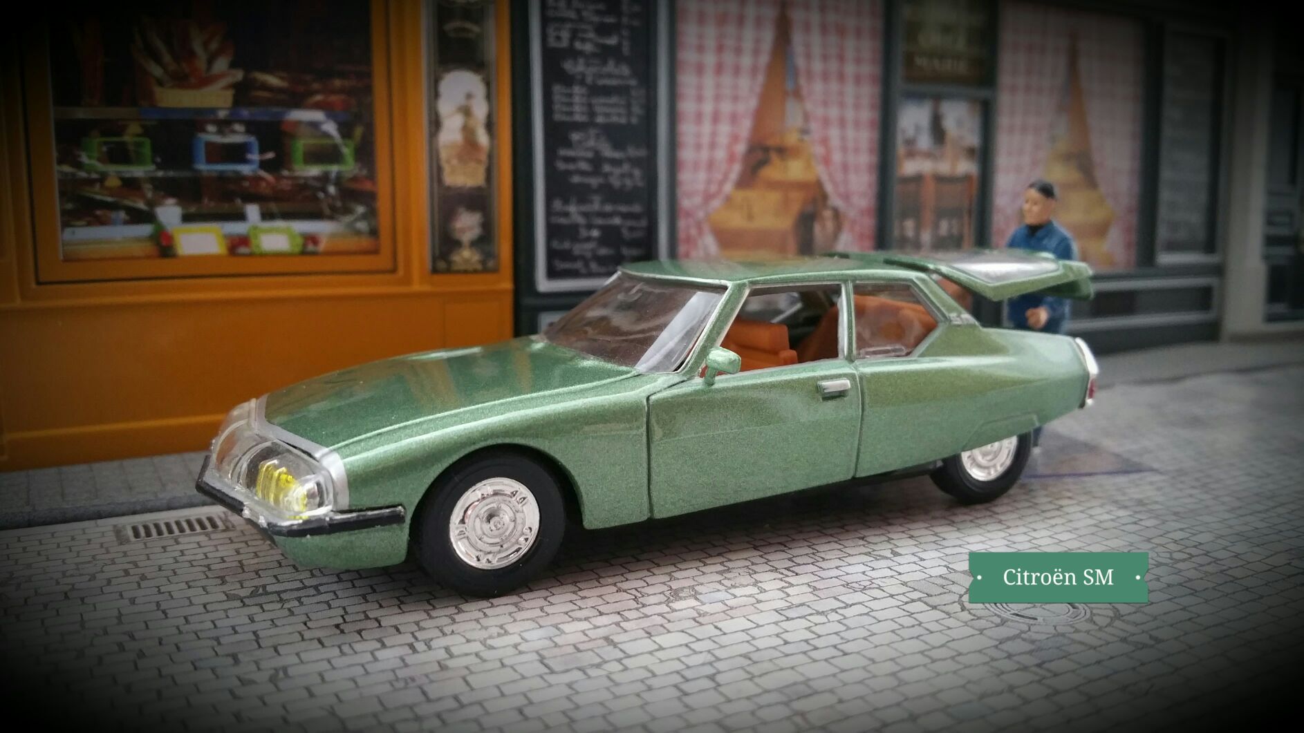 21303 AEC Box trailer (Bells whisky)