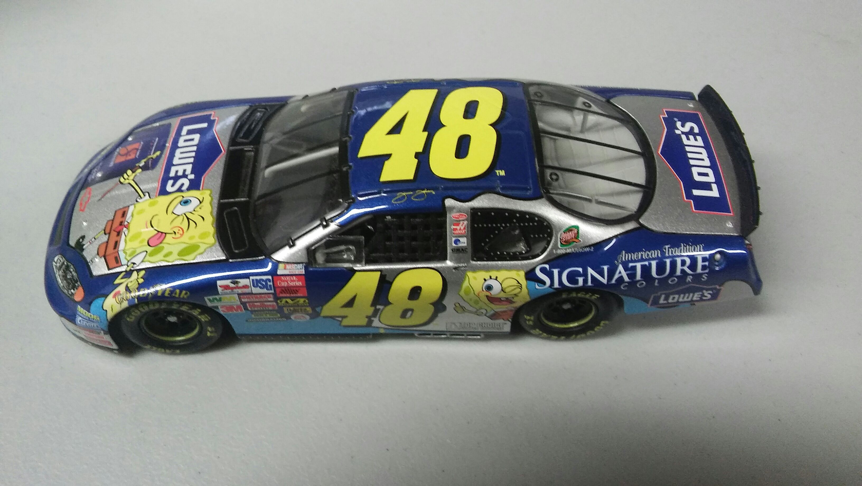 Jimmie Johnson Lowes / SpongeBob - Sponge Bob / Signature Colors toy car collectible - Main Image 2