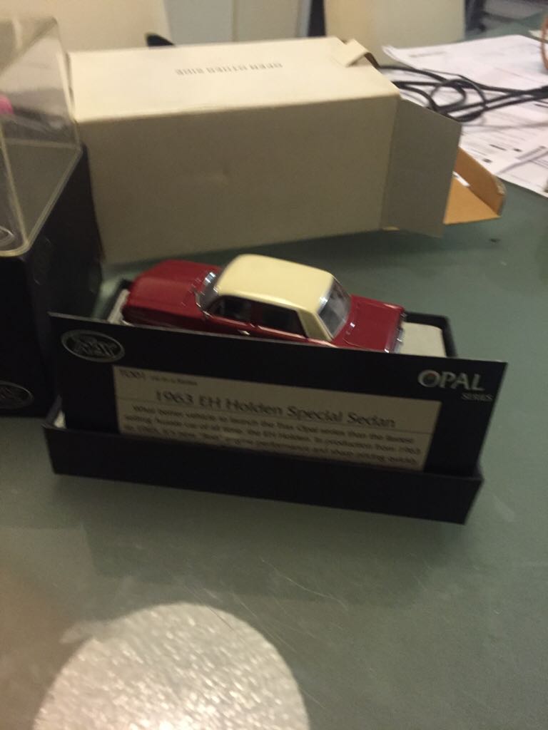 Trax - Opal toy car collectible - Main Image 2