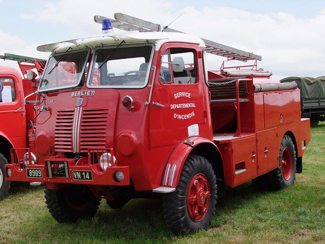 Berliet GLB 4x4 CCFL CCC 11 KIT  toy car collectible - Main Image 2