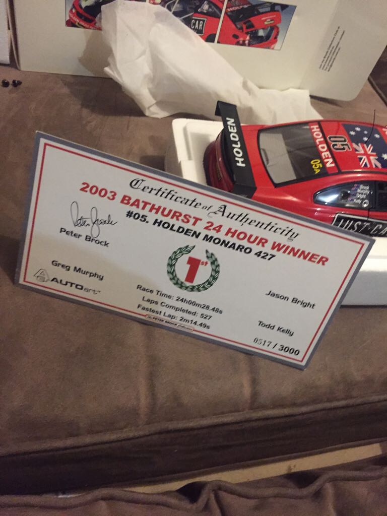 Autoart - V8 Supercars toy car collectible - Main Image 2