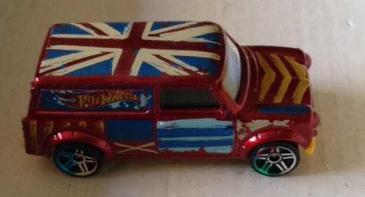 Austin Mini Van 1967 Bandera Inglesa - Hot Wheels toy car collectible - Main Image 2