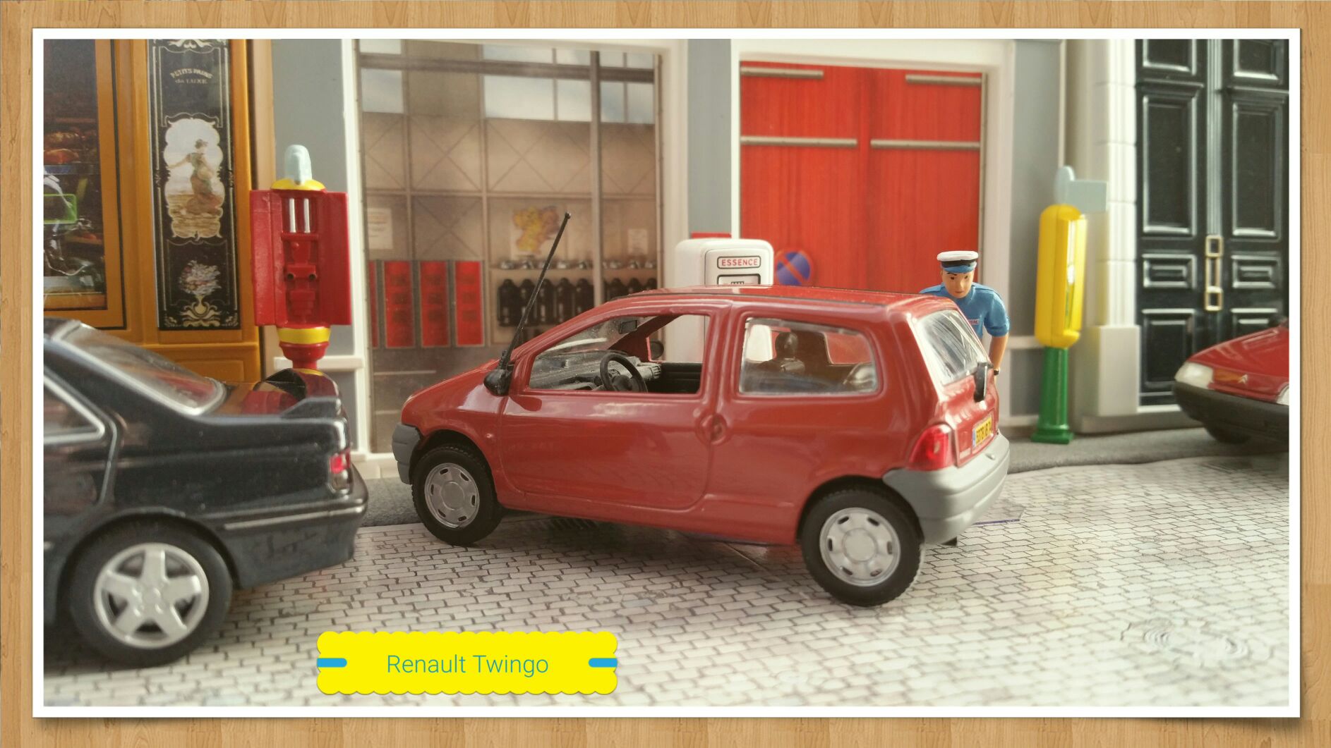 Renault Twingo - Voitures françaises d’autrefois toy car collectible - Main Image 2