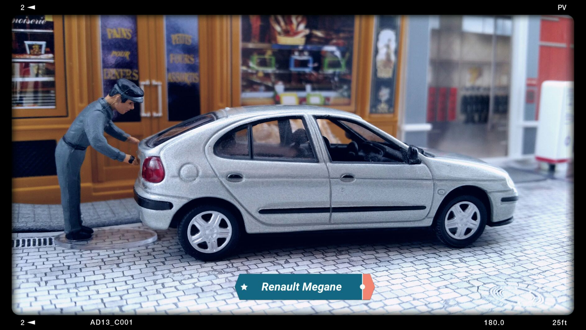 Renault Megane - Voitures françaises d’autrefois toy car collectible - Main Image 2