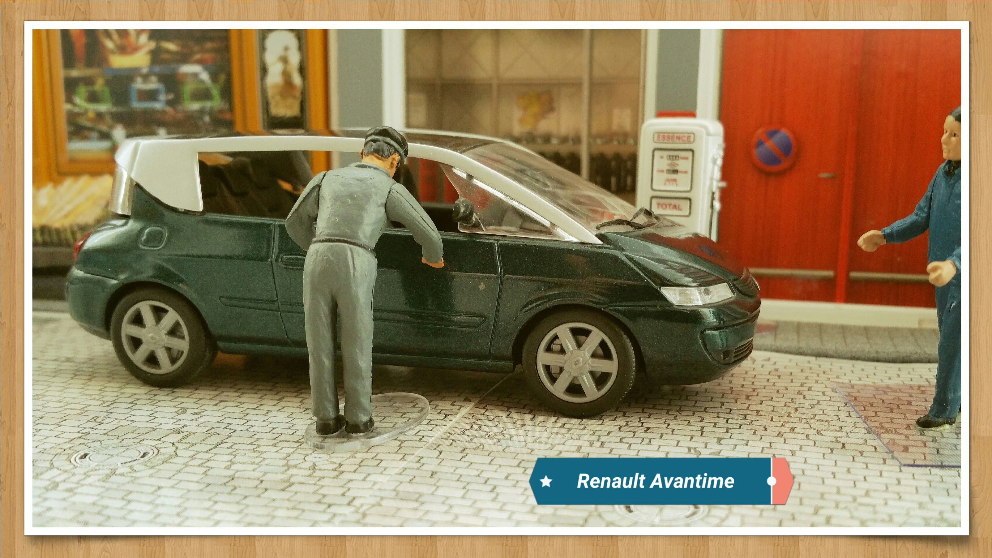 Renault Avantime - Voitures françaises d’autrefois toy car collectible - Main Image 2