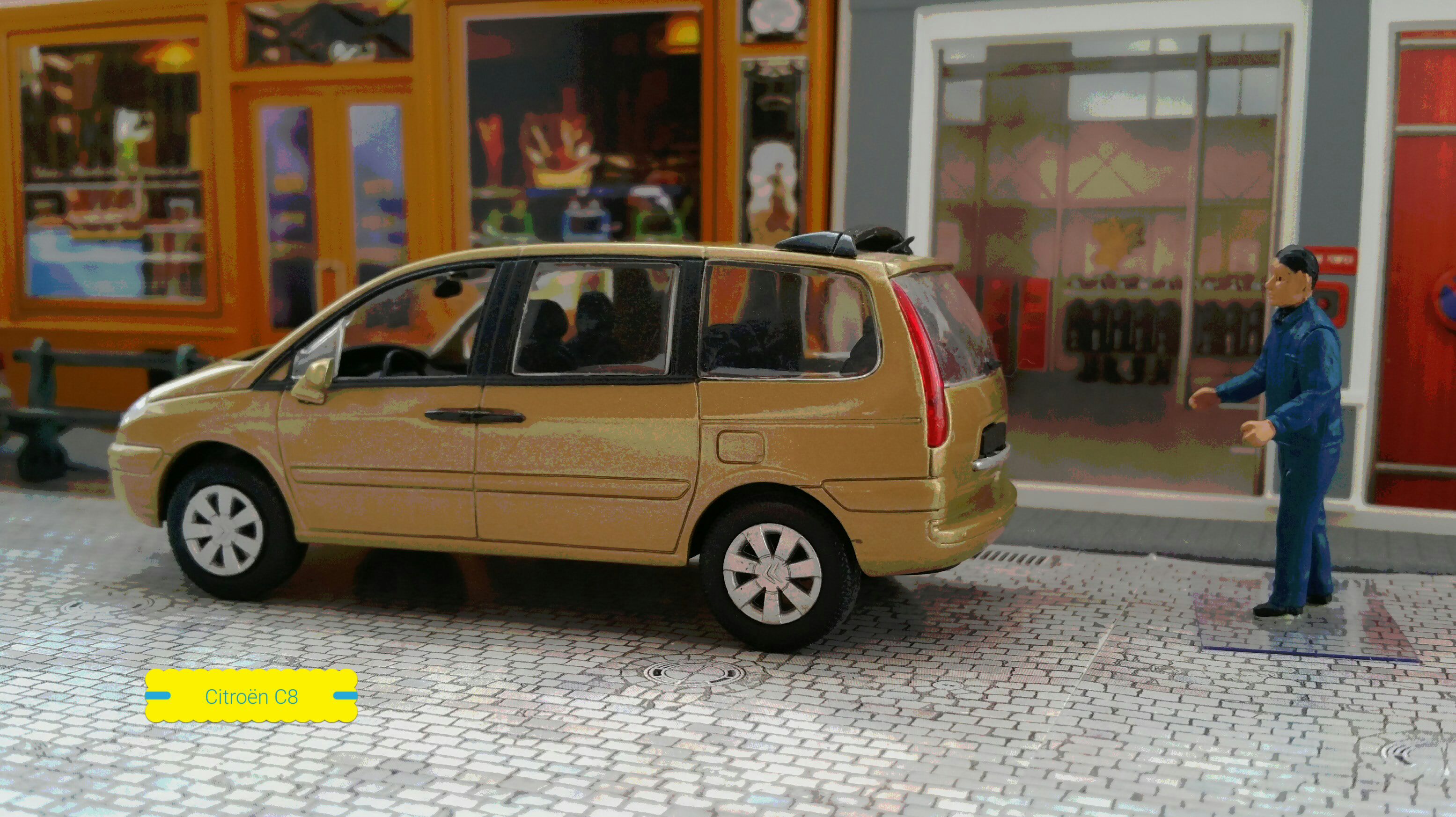 Citroën C8 - Voitures françaises d’autrefois toy car collectible - Main Image 2