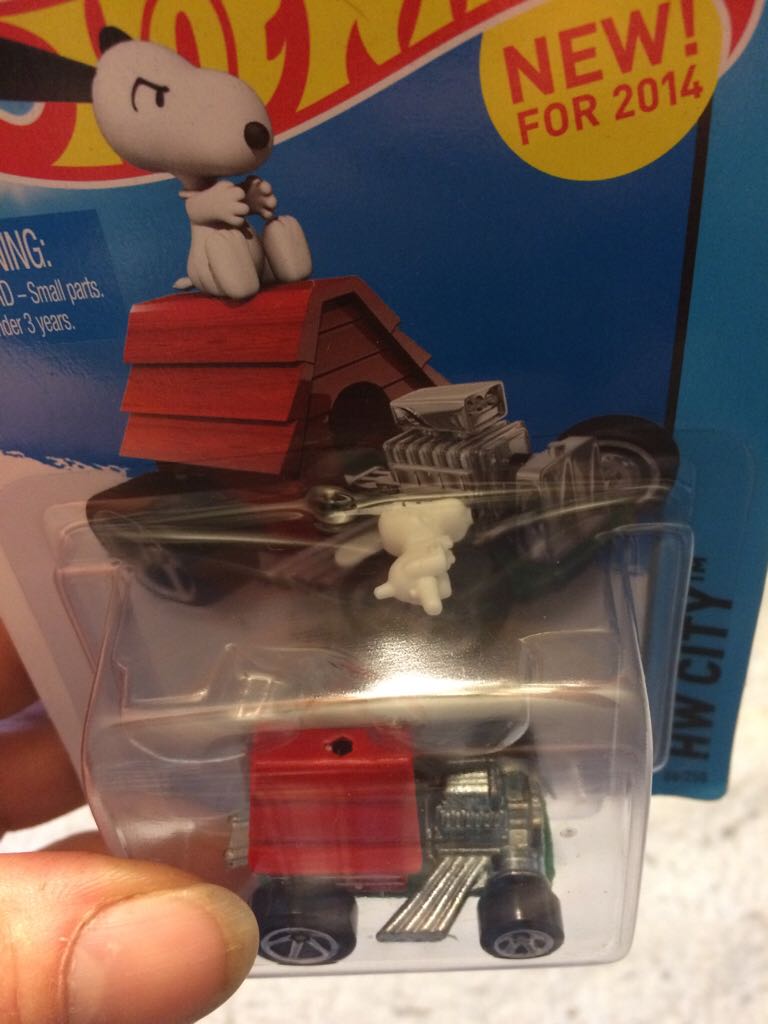 Snoopy - 2016 HW Screen Time toy car collectible - Main Image 2