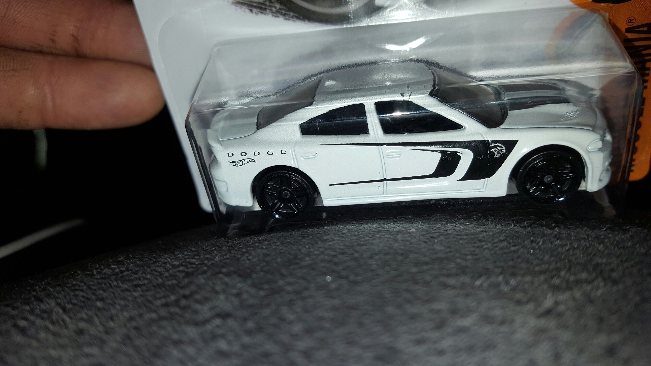 2015 Dodge Charger SRT - Muscle Mania toy car collectible - Main Image 2