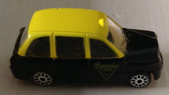 Taxi Austin Negro Con Amarillo  - Gashaball toy car collectible - Main Image 2