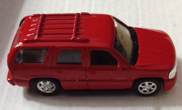 Yukon General Motors Roja - Welly toy car collectible - Main Image 2